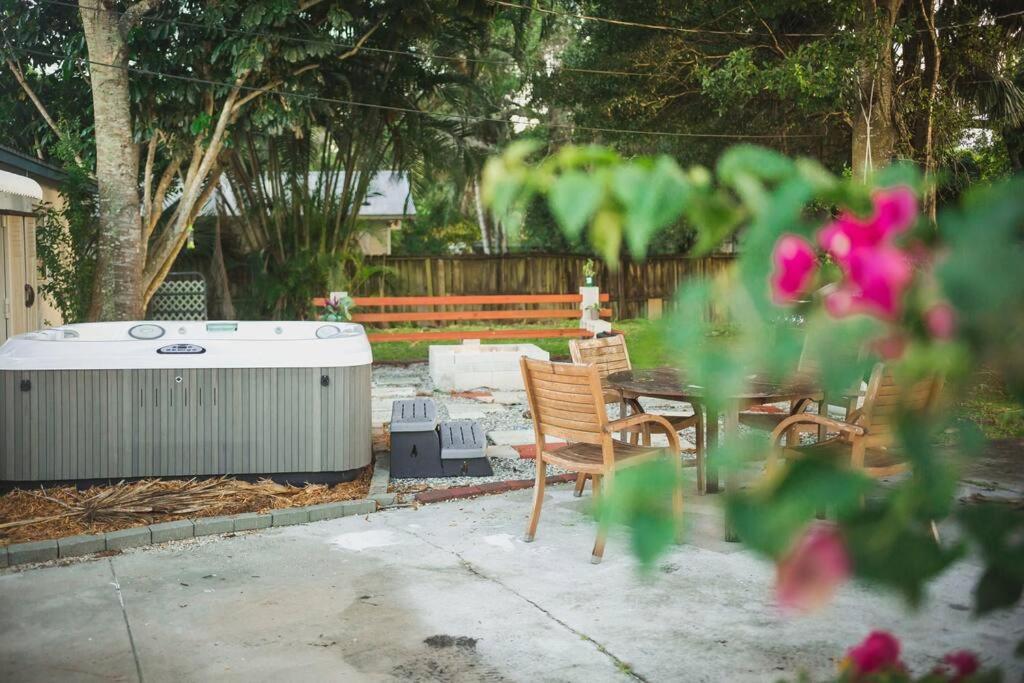Charming Home, Minutes From The Beach Vero Beach Buitenkant foto